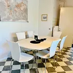 Modern 7-bedroom For Large Families & Groups 빌라